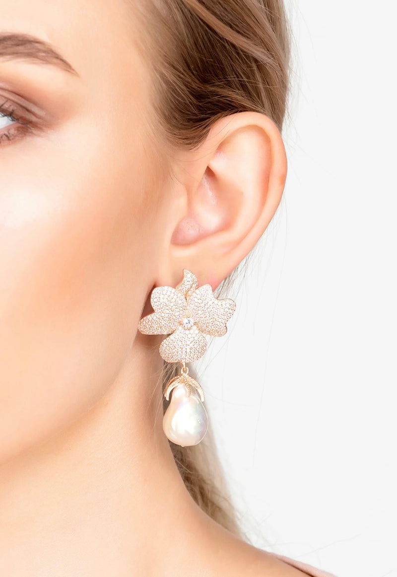 BAROQUE PEARL WHITE FLOWER CLIP ON DROP EARRINGS ROSEGOLD
