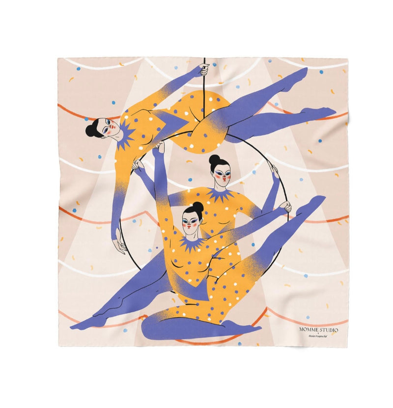 “AROUND THE HOOP”
Neck Scarf 90x90cm