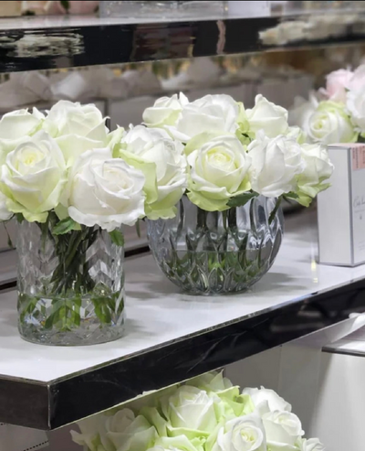 GREEN/WHITE LUXURY ROUND 13 ROSES BOUQUET