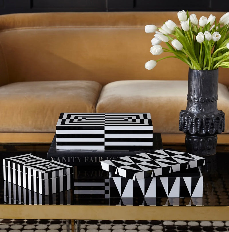 MEDIUM ART LACQUER BOX